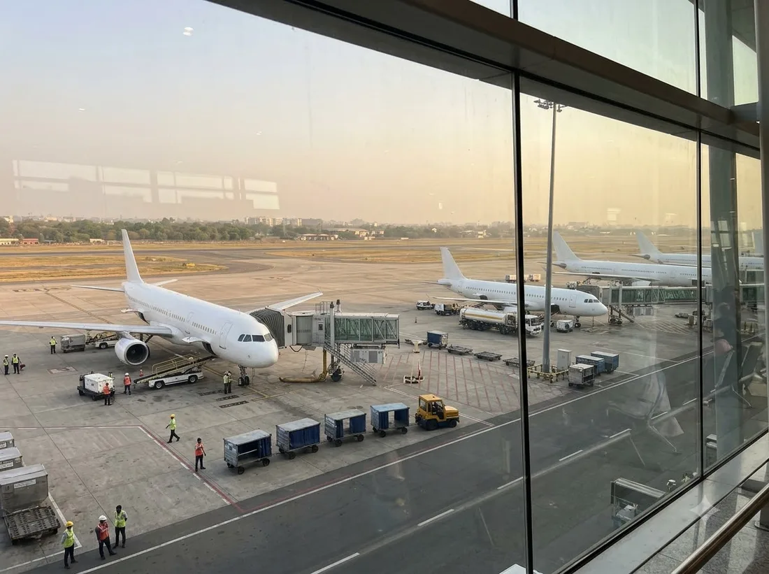 Airport pickup and drop service at Hyderabad Airport
